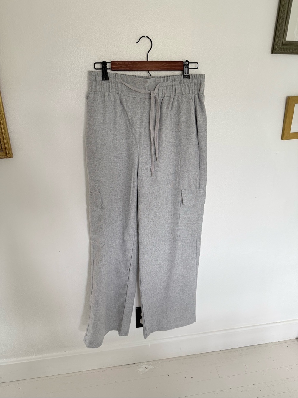 NWT Hunter & Brown Straight-Leg Drawstring Cargo Pants in Light Gray Sz L